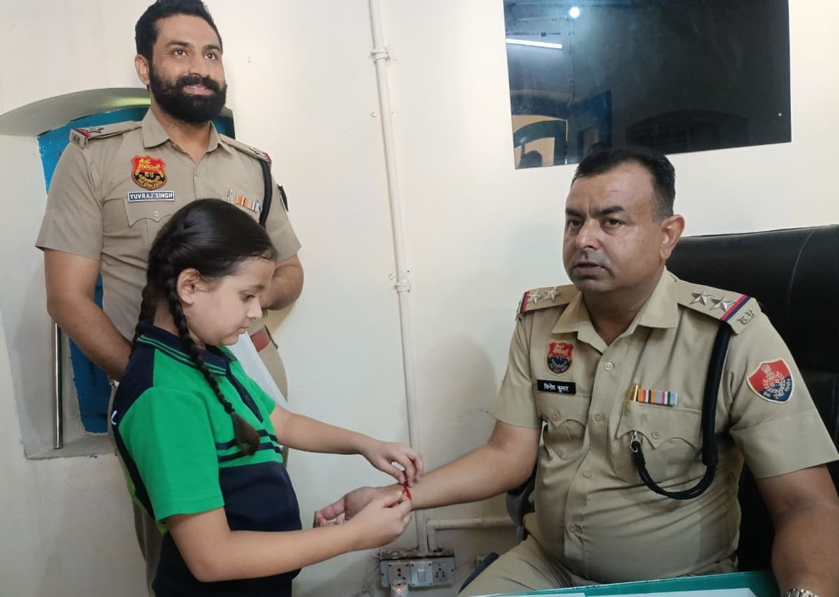 Yamunanagar News | नौनिहालों ने पुलिसकर्मियों को बांधी राखी : खाकी को किया नमन | सुरक्षा का जताया आभार