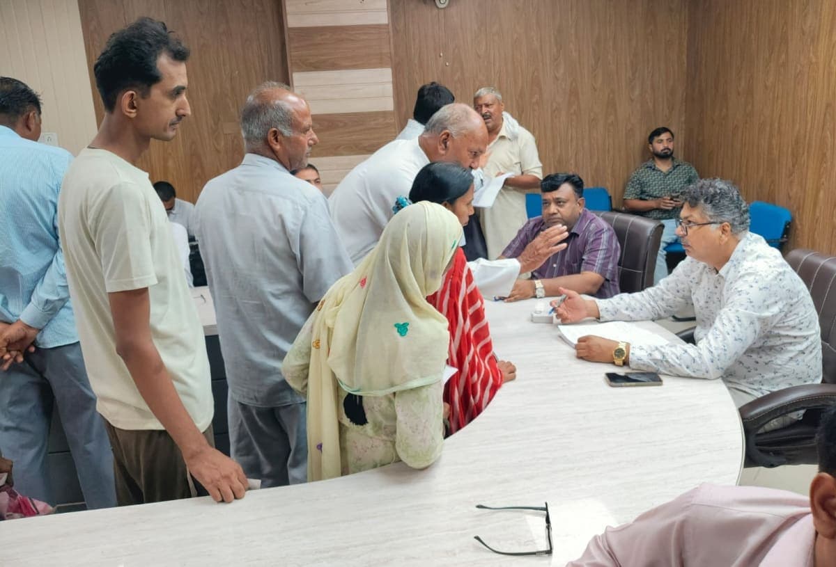 Yamunanagar News | समाधान शिविर में पहुंचीं 2 शिकायतें : प्रॉपर्टी टैक्स का मामला उठा | नाला बंद होने की समस्या रखी