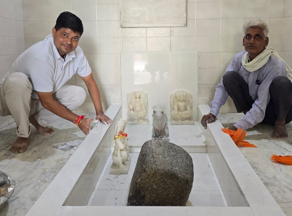 Ateli News | फतनी शिव मंदिर में प्राण-प्रतिष्ठा : शिव परिवार की मूर्तियां स्थापित | वैदिक मंत्रों से गूंजा मंदिर | देशी घी के भंडारे में उमड़े श्रद्धालु