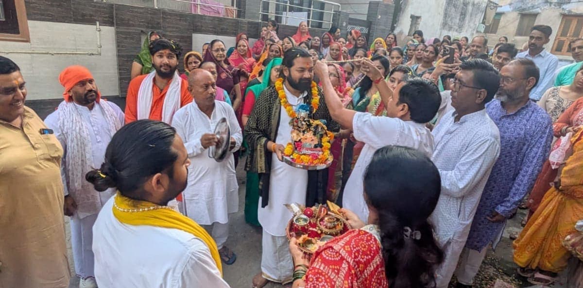 Narnaul News | राधे-राधे के जयघोष से गूंजा शहर : 11वीं प्रभात फेरी निकाली | पुष्प वर्षा से हुआ स्वागत
