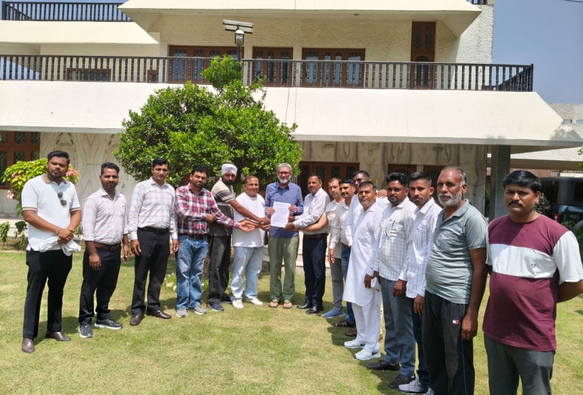 Chandigarh News | निजीकरण के विरोध में विधायक को ज्ञापन : मानसून सत्र में मुद्दा उठाने की मांग | 31 अगस्त को 2 घंटे काम रोकेंगे