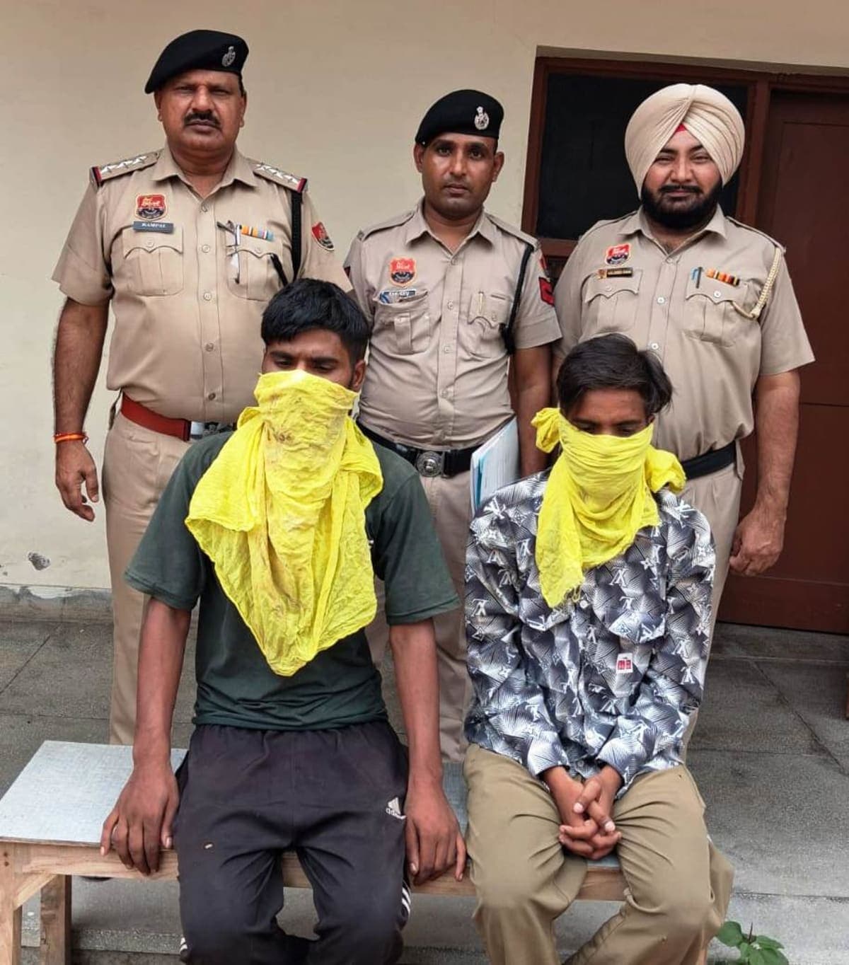 Kurukshetra News | दुकान में चोरी के मामले में 2 आरोपी गिरफ्तार : चोरी का सामान बरामद | अदालत में किया पेश