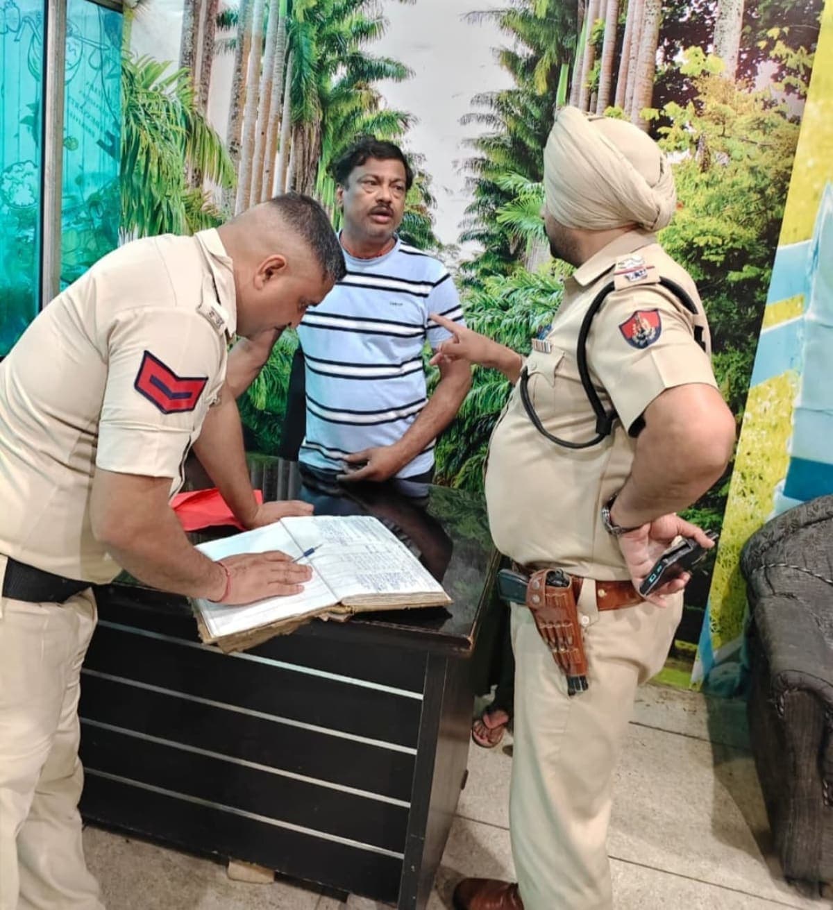 Yamunanagar News | होटल-गेस्ट हाउस की जांच तेज : बिना ID कमरा देने पर होगी कार्रवाई | रिकॉर्ड ऑनलाइन दर्ज करने के निर्देश