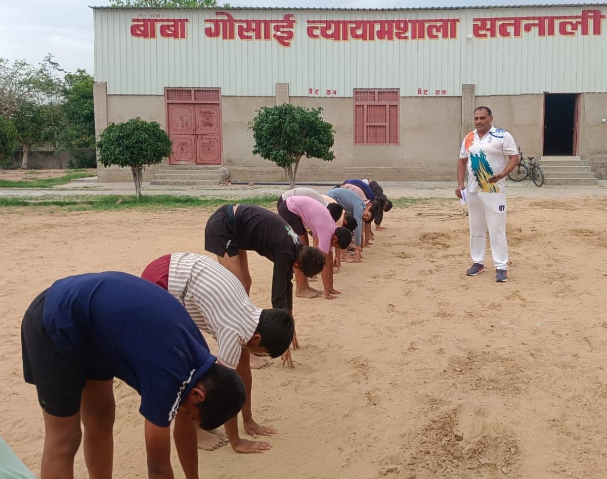 Satnali News | कुश्ती नर्सरी के 18 पहलवान राज्य स्तर के लिए चयनित : 8 सितंबर को खरखौदा में मुकाबले | अप्रैल से कर रहे तैयारी