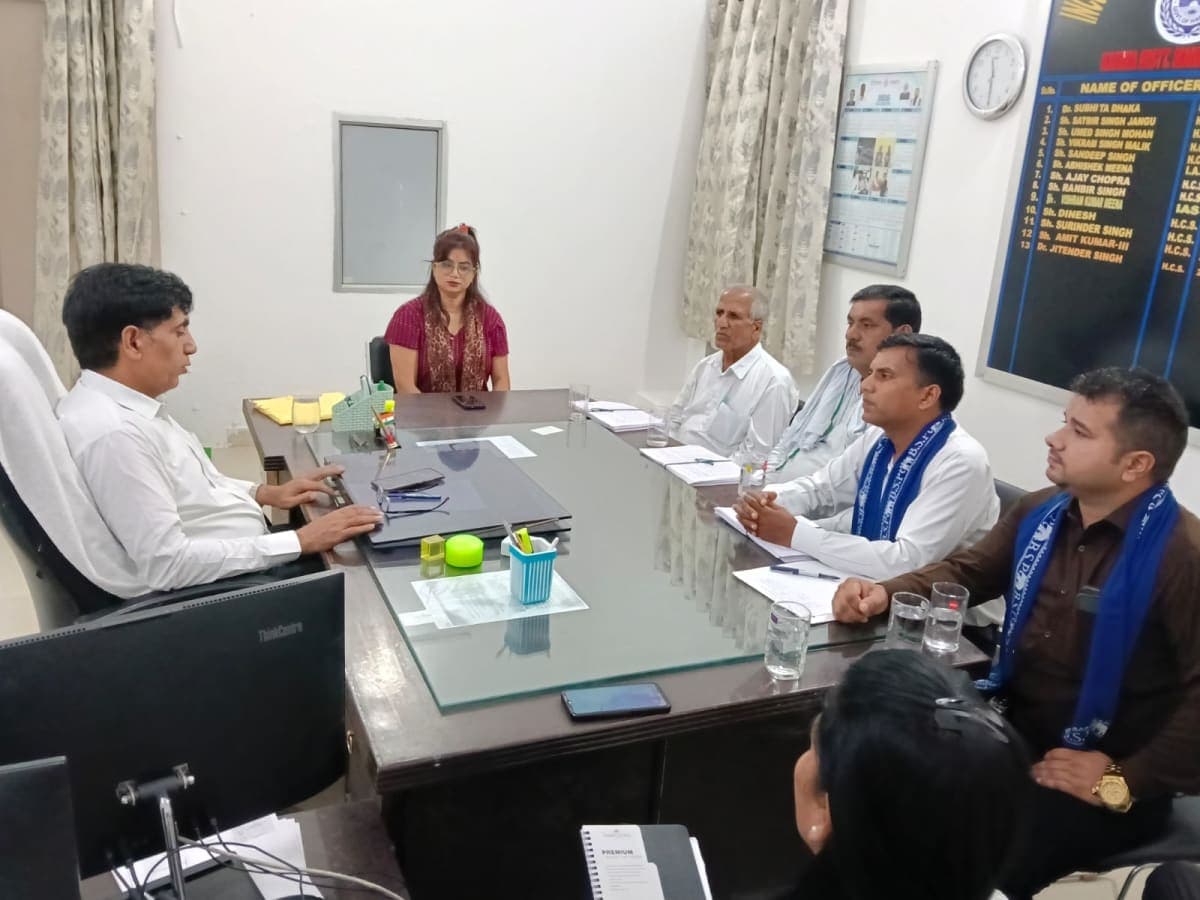 Kanina News | मतदाता सूची पुनरीक्षण को लेकर राजनीतिक दलों के साथ बैठक : एसडीएम ने साझा किए प्रपत्र | दावे-आपत्तियों और नोटिस प्रक्रिया की समीक्षा