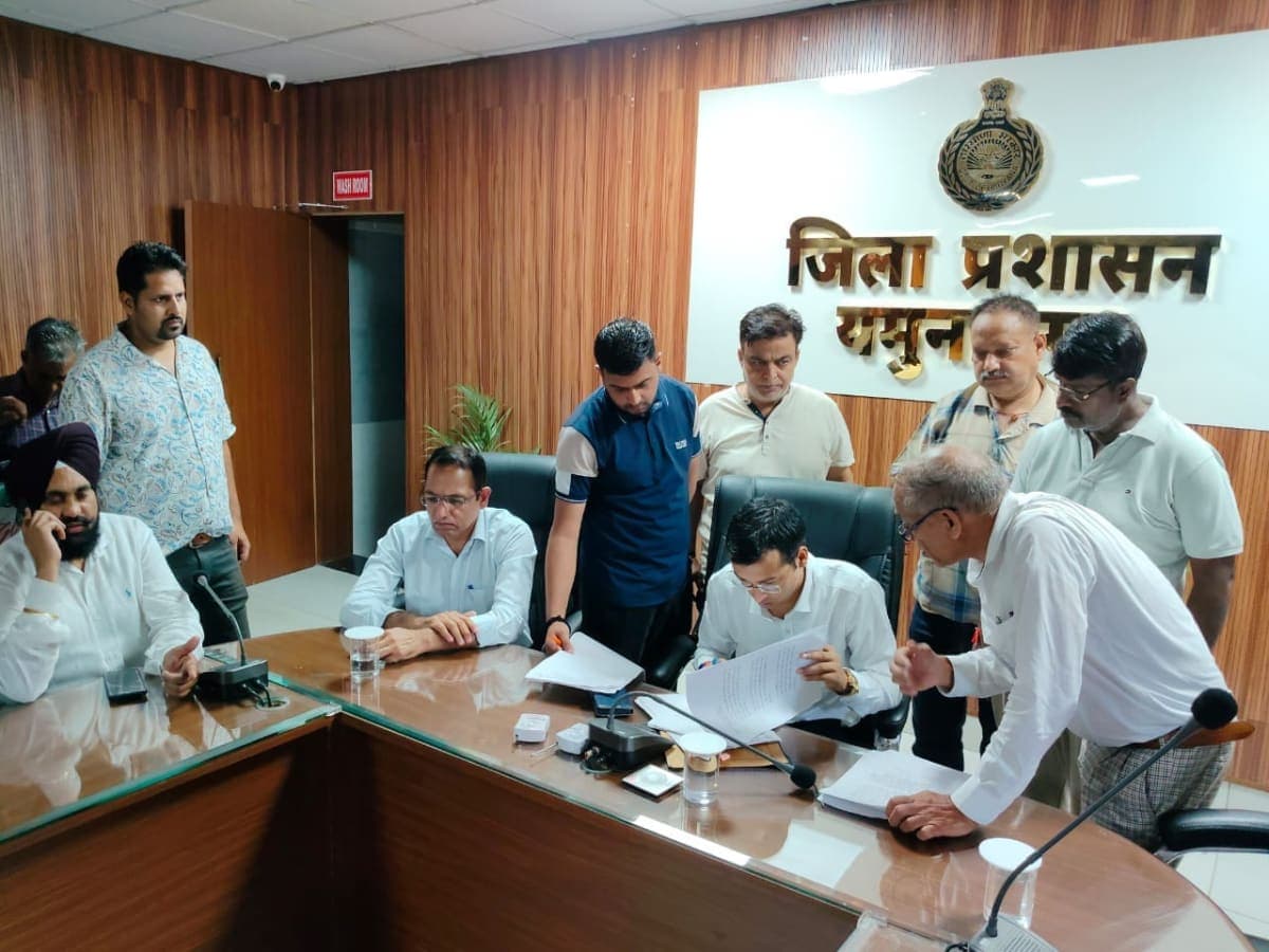 Yamunanagar News | समाधान शिविर में 8 शिकायतें पहुंचीं : सीटीएम पीयूष गुप्ता ने जल्द निपटारे के दिए निर्देश | सोमवार और वीरवार को सुबह 10 से 12 बजे तक लगेंगे शिविर