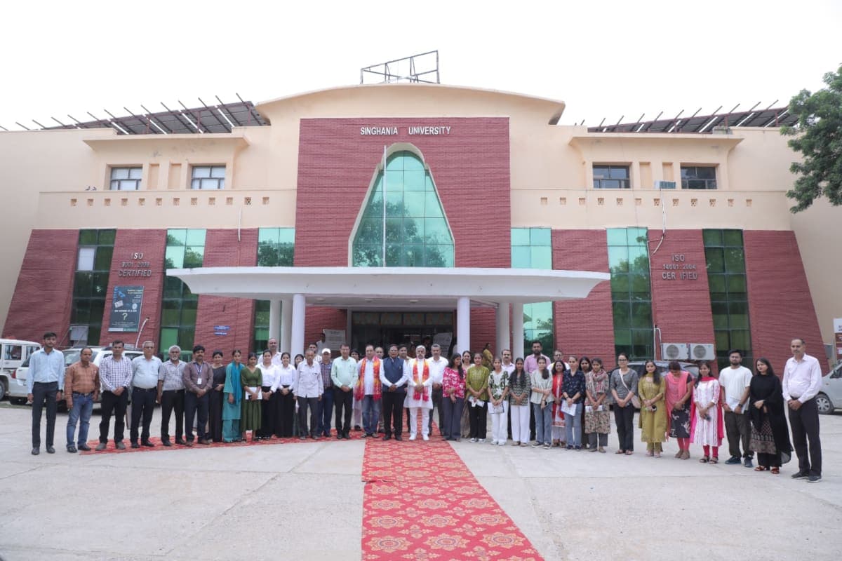 Jhunjhunu News | सिंघानिया विश्वविद्यालय में नशा मुक्ति जागरूकता कार्यक्रम : युवाओं को नशीली दवाओं के दुष्प्रभाव बताए | गलत संगत से दूर रहने की अपील