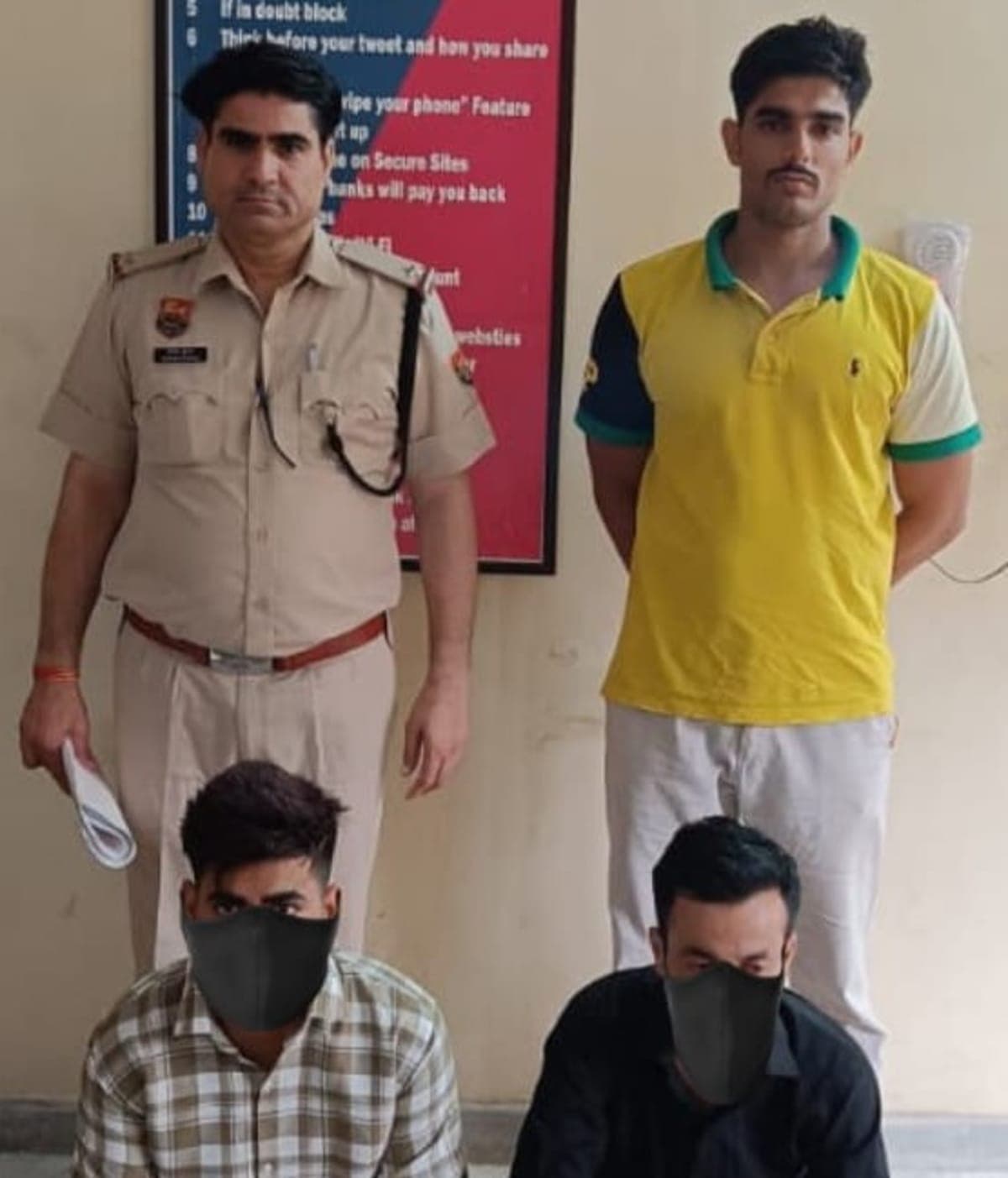 Faridabad News | 10 लाख की लॉटरी का झांसा देकर 4.27 लाख की ठगी : खाताधारक समेत 2 आरोपी गिरफ्तार | खाते में पहुंचे थे 49,400 रुपये