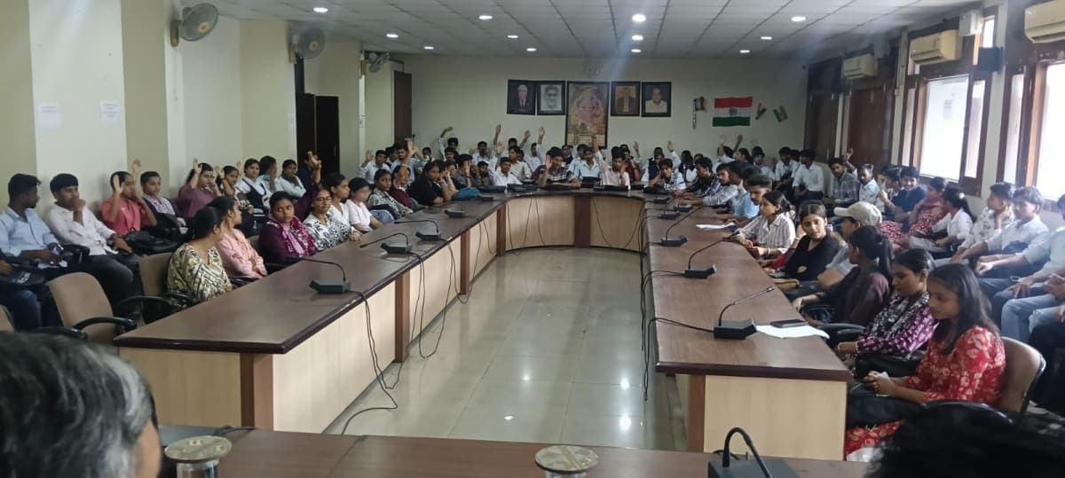 Yamunanagar News | प्रथम वर्ष के विद्यार्थियों के लिए NEP जागरूकता कार्यक्रम आयोजित | ऑनलाइन और प्रशासनिक प्रक्रियाओं की दी जानकारी