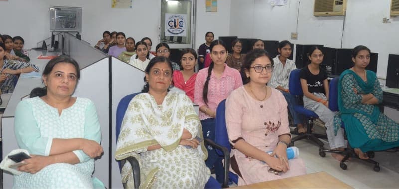 Yamunanagar News | नए विचारों को शोध से जोड़कर बदलाव लाएं संस्थान : छात्राओं ने देखा ऑनलाइन व्याख्यान | नवाचार-उद्यमिता पर जोर