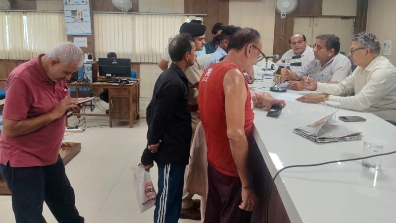 Yamunanagar News | समाधान शिविर में आईं 3 शिकायतें : सीवरेज और गैस से जुड़ी समस्याएं रखीं
