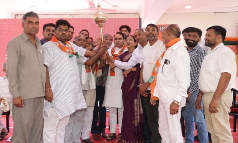 Rewari News | प्रदेश महामंत्री वेद फुल्ला का स्वागत : पहली बार पहुंचे रेवाड़ी | कार्यकर्ताओं से संगठन मजबूत करने का आह्वान
