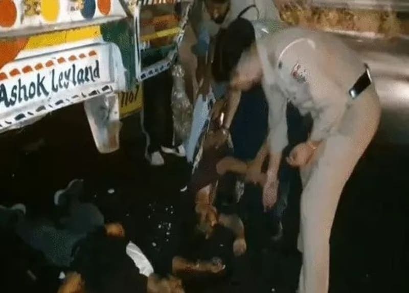 Jalandhar News | ट्रक से टकराई बाइक, 3 युवकों की मौत : गोरायां ओवरब्रिज के पास हादसा | एक बाइक पर सवार थे तीनों