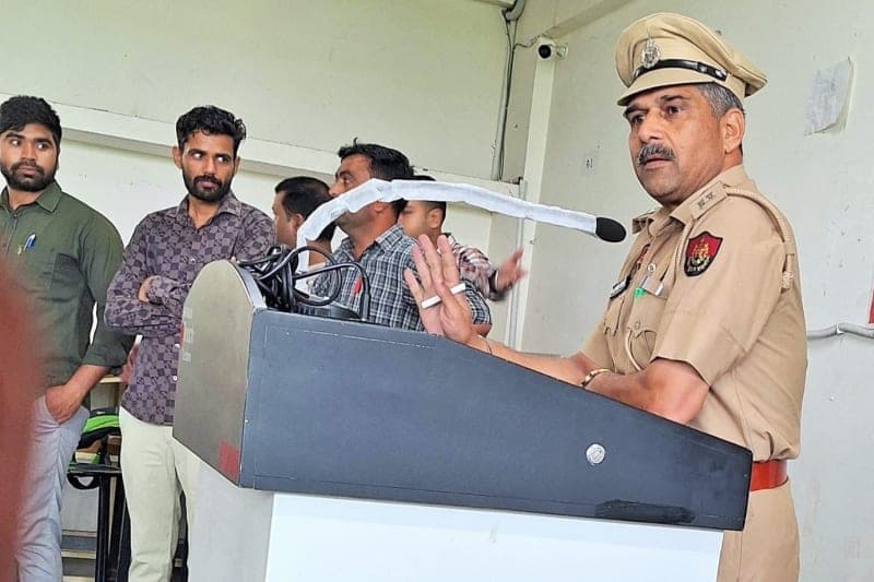 Yamunanagar News | नशे के खिलाफ 500 विद्यार्थियों को किया जागरूक : डॉ. अशोक वर्मा ने दिया संदेश | शिक्षकों ने भी लिया भाग