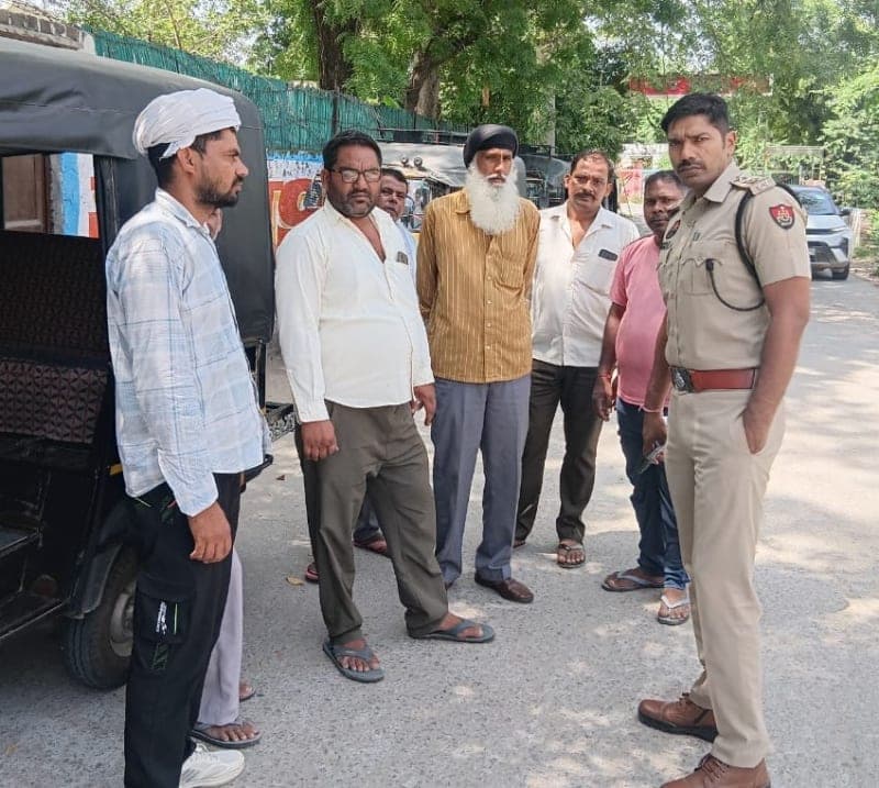 Narnaul News | ऑटो-टैक्सी चालकों को यातायात नियमों की जानकारी : ड्रेस कोड का पालन करने के निर्देश | लापरवाही पर होगी कार्रवाई